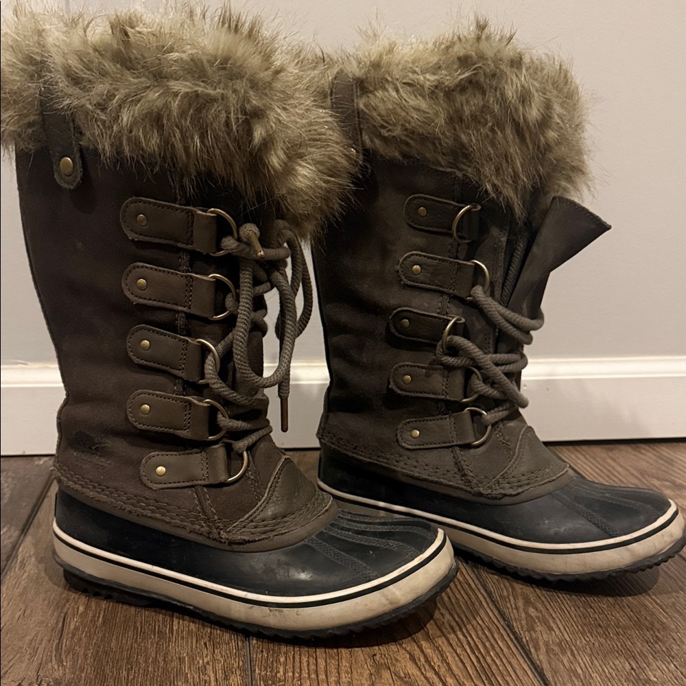 Sorel Brown and Black Fur-Trimmed Boots